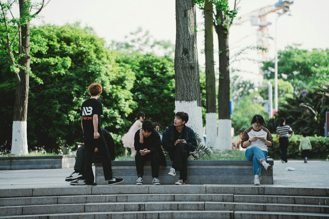 Group of programming students in a study group meetup